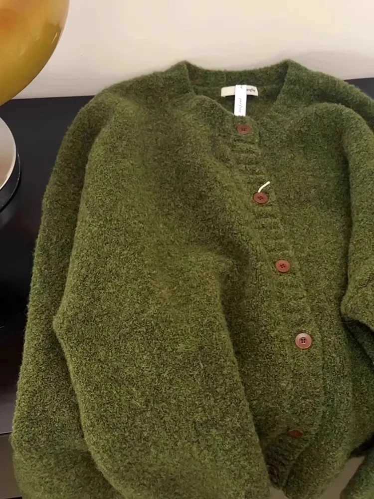 Retro Green Knitted Cardigan Womens New AutumnWinter Round Neck Single Breasted Soft Thick Sweater Loose Casual Commuting CoatT251028