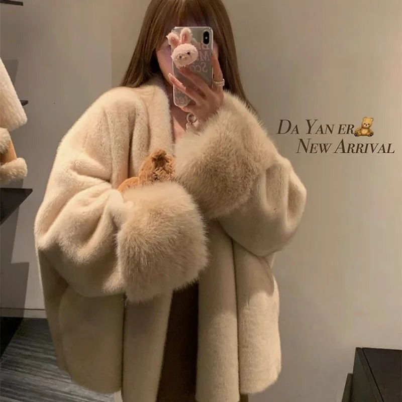 Autumn Winter Environmentally Friendly Mink Fur Coat Womens Celebrity Style Loose Version Fashion 251028
