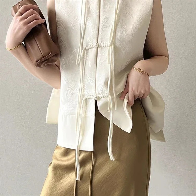 Chinese Plate Button Vest Jacket 2025 Spring Jacquard Stand Collar Sleeveless Waistcoat Retro Women Cheongsam Tops 251029