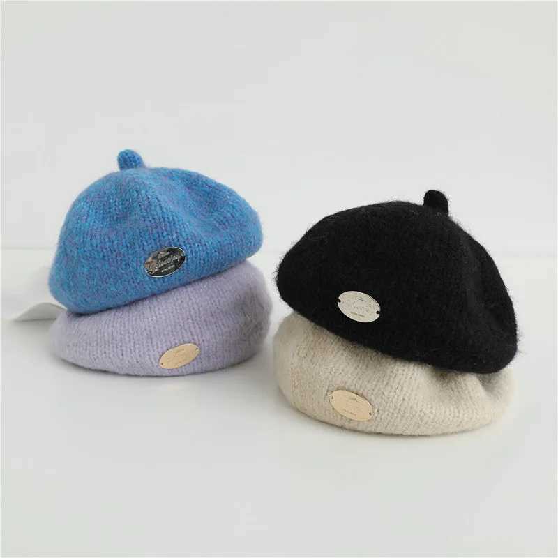 Korean Girl Beret Decorative Metal Label Children Knit Woolen Hat 38year Kids Winter Warm Beanie Soild Color Artist Painter Cap251028