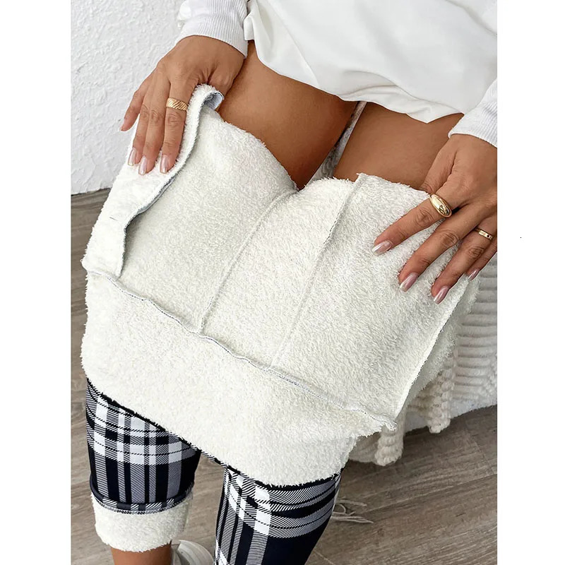 Tight Elastic Sports Fitness Leggings Women Vintage Plaid Printed with Pockets Fleece Thicken Fall Winter Thermal Pants 251029