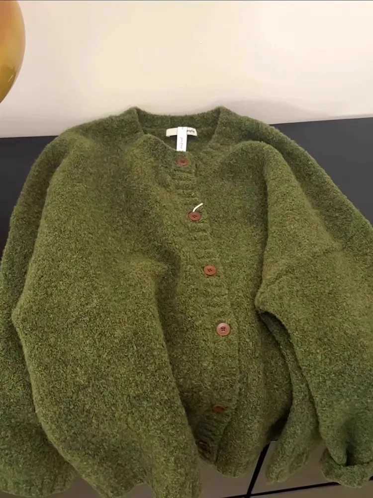 Retro Green Knitted Cardigan Womens New AutumnWinter Round Neck Single Breasted Soft Thick Sweater Loose Casual Commuting CoatT251028