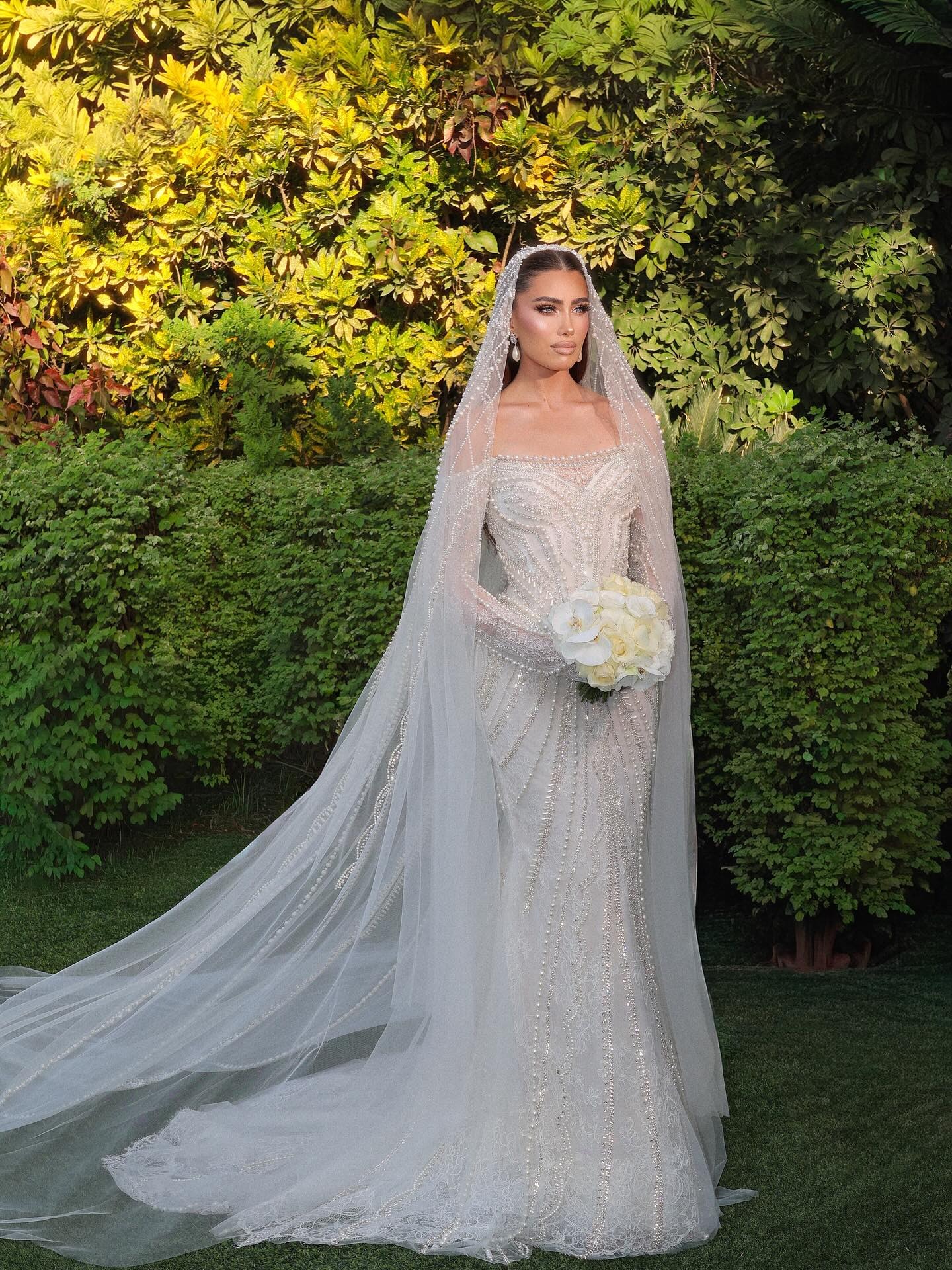 Elegant Wedding Dresses Pearls Off Shoulder Bridal Gowns Rhinestone Lace Long Sleeves Princess Mermaid Customized Vestidos De Novia Plus Size