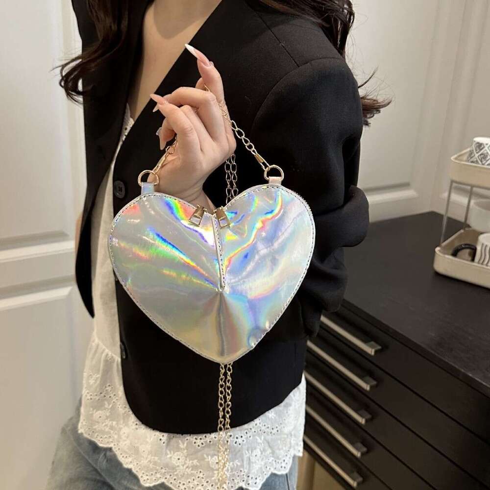 Designer bag Children's Creative Heart 2025 New Fashion Hot Girl Personality Single Shoulder Crossbody Women's Lipstick Bag