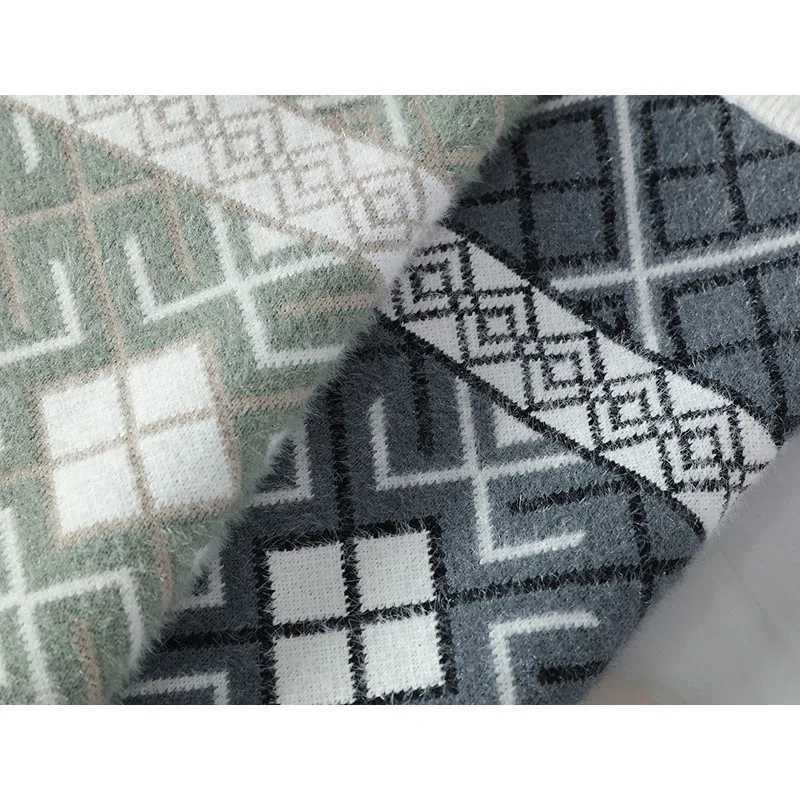 Retro Pattern 2025 Trendy Mens Knitted Sweater Fashionable AutumnWinter Round Neck Warm Top High Street Style Sweater J251029