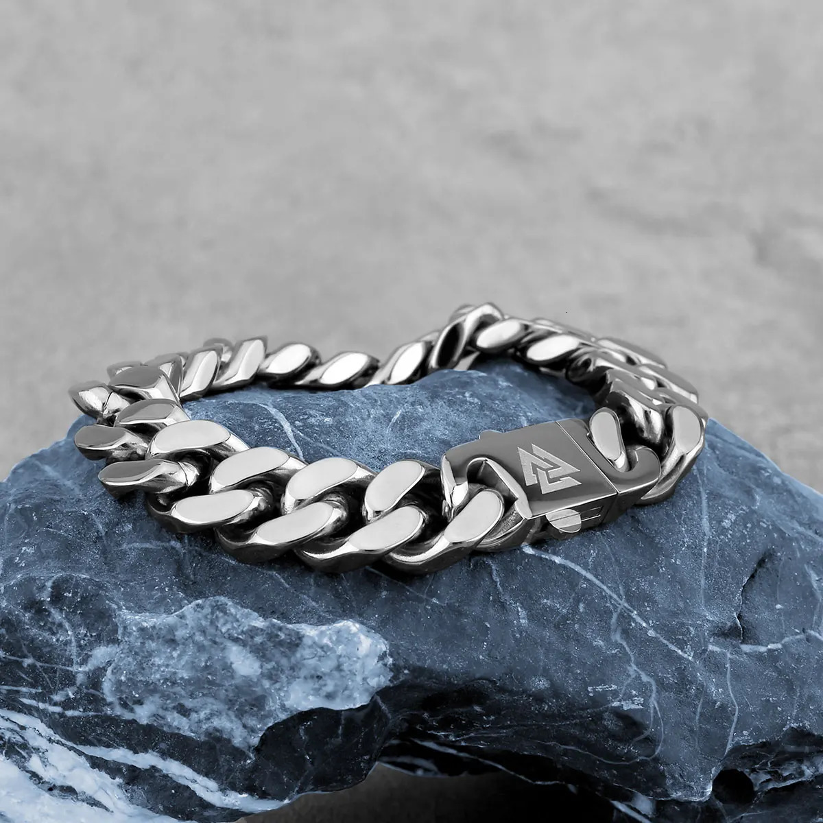Stainless Steel Thick Cuban Chain Bracelet Mens Nordic Valknut Rune Amulet Bangle Biker Punk Hip Hop Carved Cross Heart Jewelry 251028