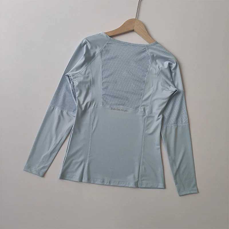 Womens Outdoor Sports Shirt Yoga Wear Fitness TShirt Running Workout Top Female Long Sleeves Sportswear Exercise Gym ClothingXJ251029