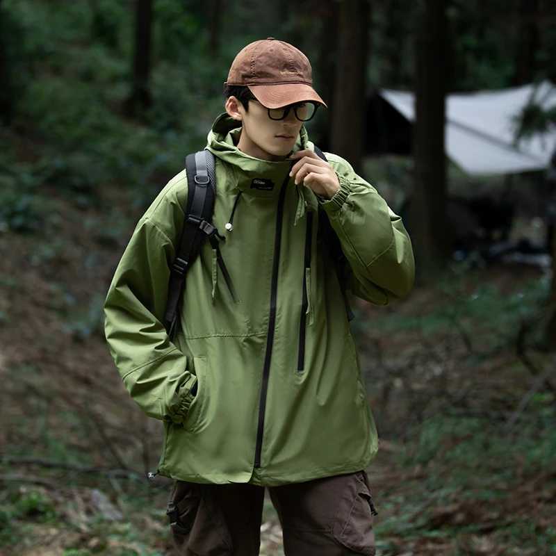 Mens and Womens Outdoor Jackets Mountaineering Style Hooded Design Multiple Colors Available J251029