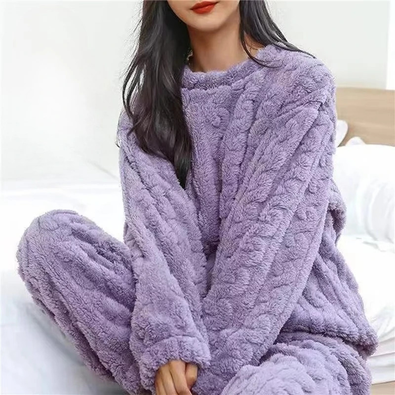 Womens Winter Coral Velvet Pajamas Set Thickened Fluffy Oneck Twopiece Homewear Loungewear Leisure Pajamas for Cold Weather 251029