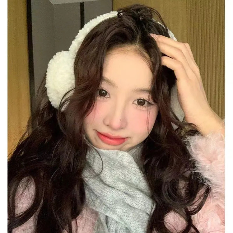 Minimalist Lambswool Plush Earmuffs Winter Fashion Woman Girl Ear Muffs Warm Outdoor Clothing Accessories 251029