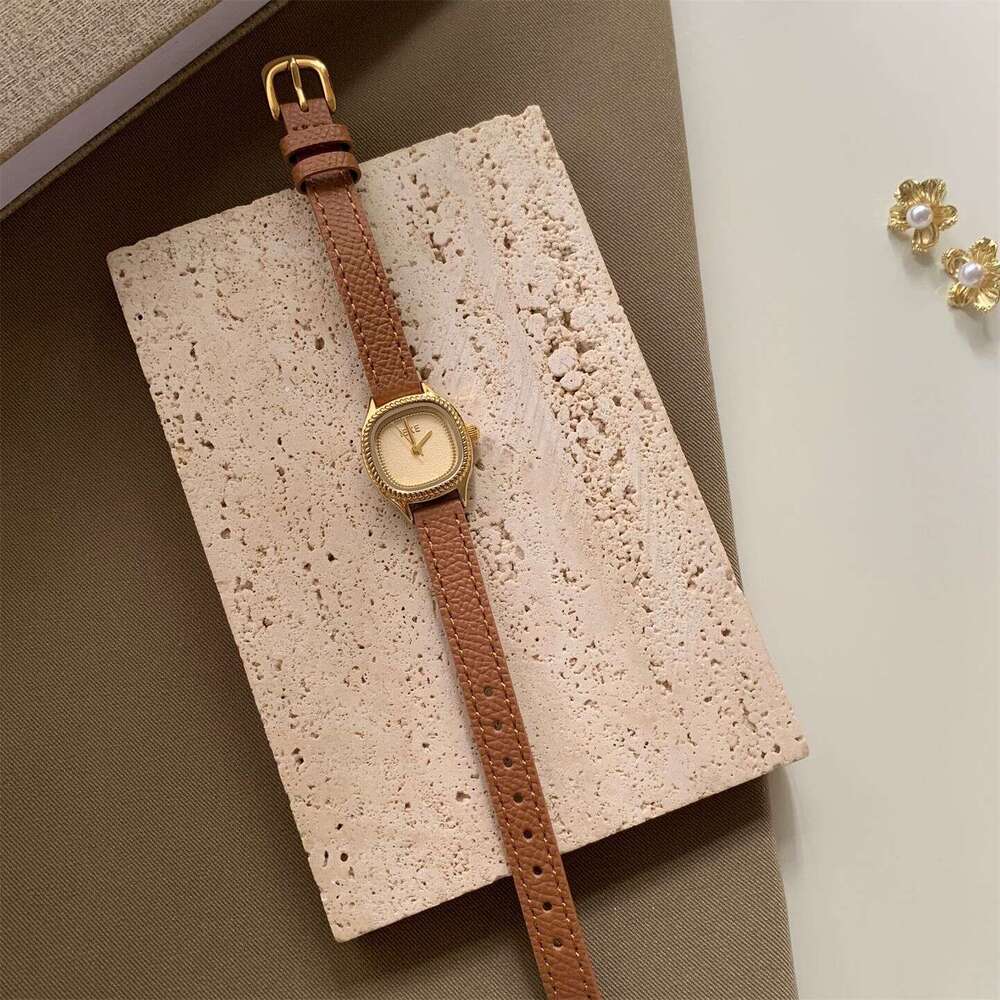 Maillard Brown Autumn Winter 2025 New Belt Simple Small Dial Design Designer Fashion High-end Women's Watch