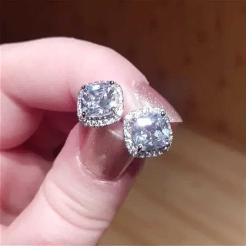 Huitan Classic Cushion Shape Stud Earrings with Brilliant Cubic Zirconia Stone Wedding Engagement Party Luxury Jewelry for WomenW251029