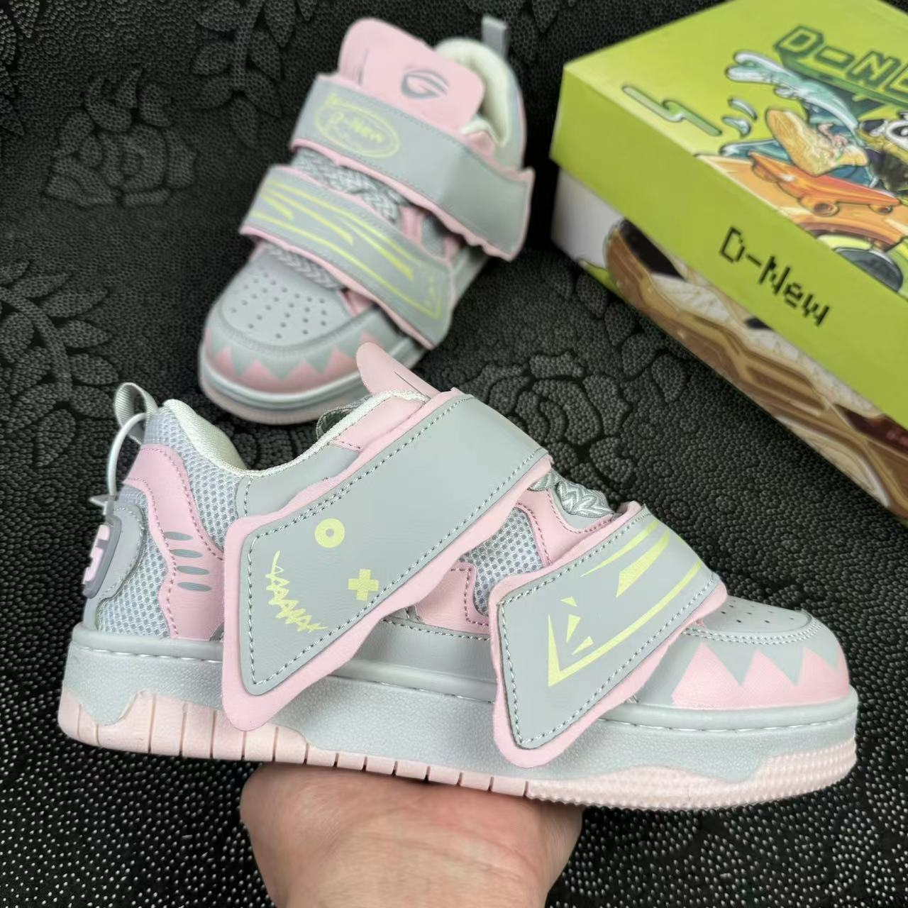 Designer shoes men women Thick-Soled Tyrannosaurus Bread Unisex Casual Color-Block Sneakers Couple Sports Shoes