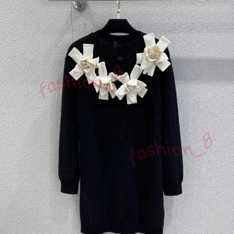 Designer womens Dresses sweater 2025 Autumn Winter Fashion Three-Dimensional Camellia Long Sleeve Knitted Dress Classic Round Neck Slimming Short Dress