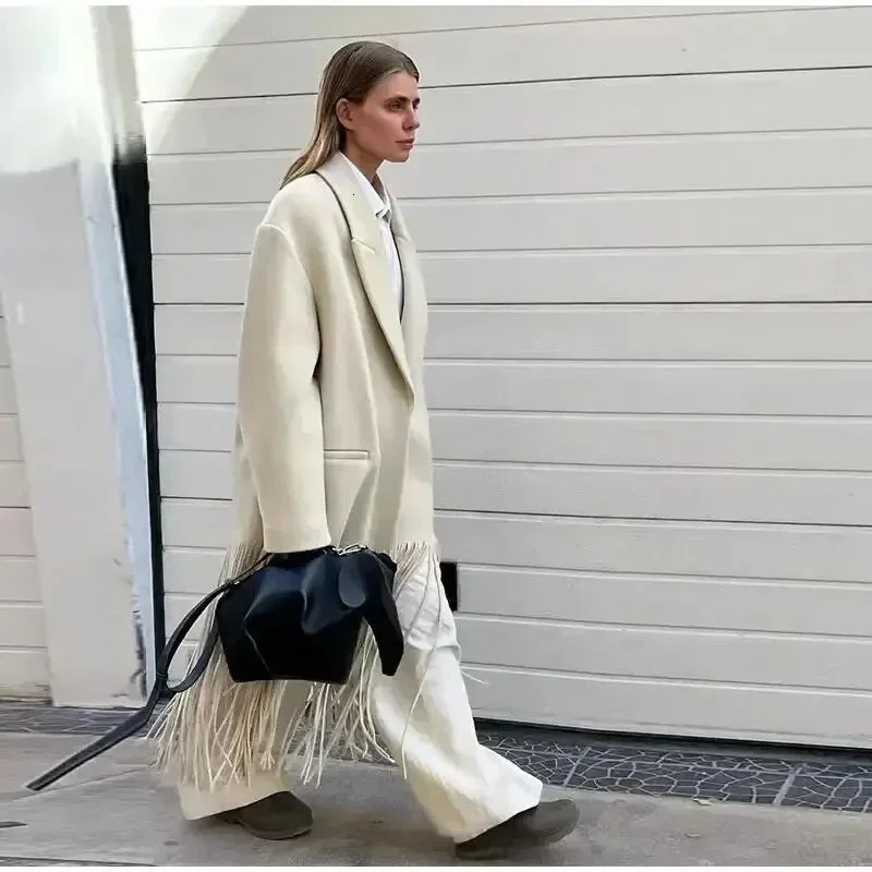 Fashion Tassel Solid Color Oneck Overcoat Woman Autumn Winter Loose Temperament Longsleeve Pocket Coat Female Streetwear 251029