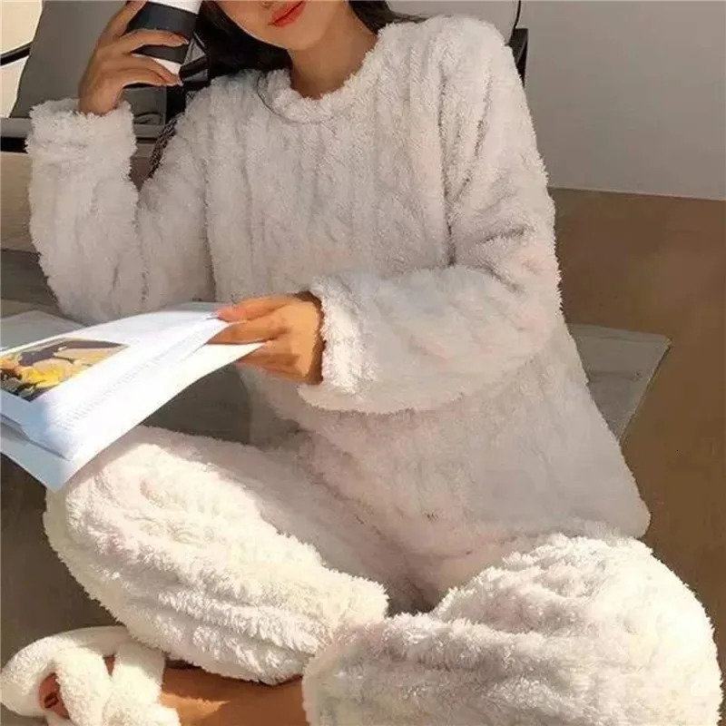 Soft Coral Velvet Jacquard Warm Pajama Set for Women Cozy Loungewear Outerwear for Winter Christmas Back to School Gift 251029