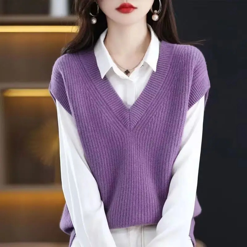 Autumn and Winter Knitted Vest Women Vneck Solid Bat Shirt Loose Versatile Sleeveless Knitted Sweater Pullover Female Top 251029