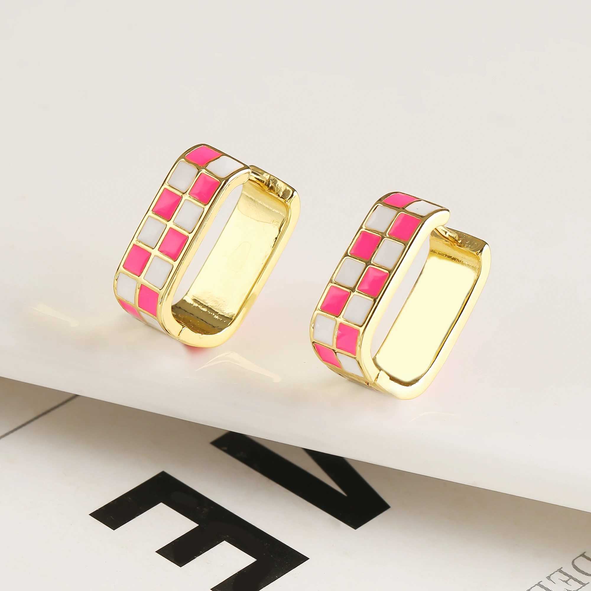 Temperament Square Drip Oil Ear Buckle Womens New Design High Quality Jewelry 18K Gold Plated Simple Accessories Party LuxuryW251029