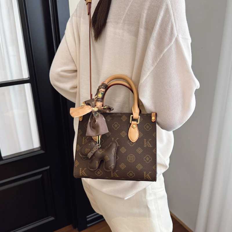 Trendy Unique Vintage Crossbody Handbag For Women Stylish Leather Design Simple Solid Color For Business And Leisure W251029
