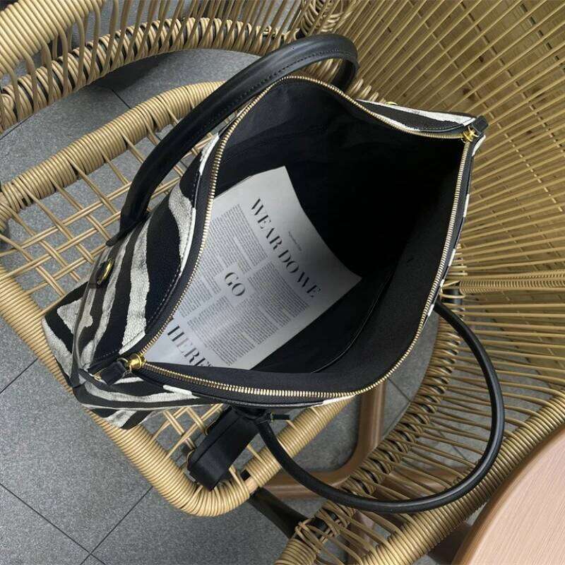 Designer Handbag Women 2025 New Fashion Zebra Stripes Large Capacity Travel High Quality Novelty Chic Shoulder Bag