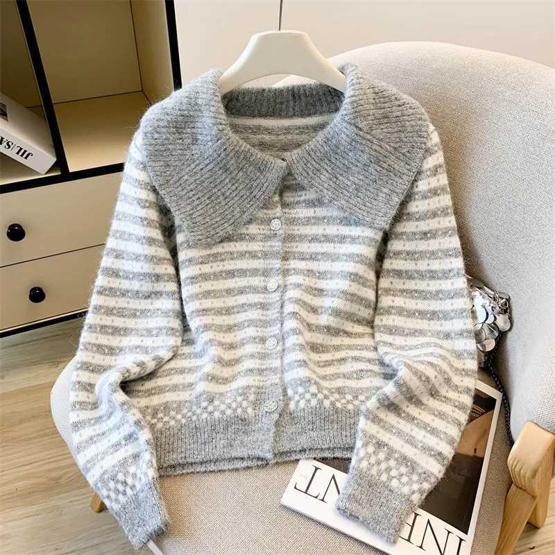 Autumn New Vintage Lapel Knitted Cardigan Outerwear Women Fashion Striped Sweater Cardigans Elegant Thicken Warm Knitwear JacketT251028