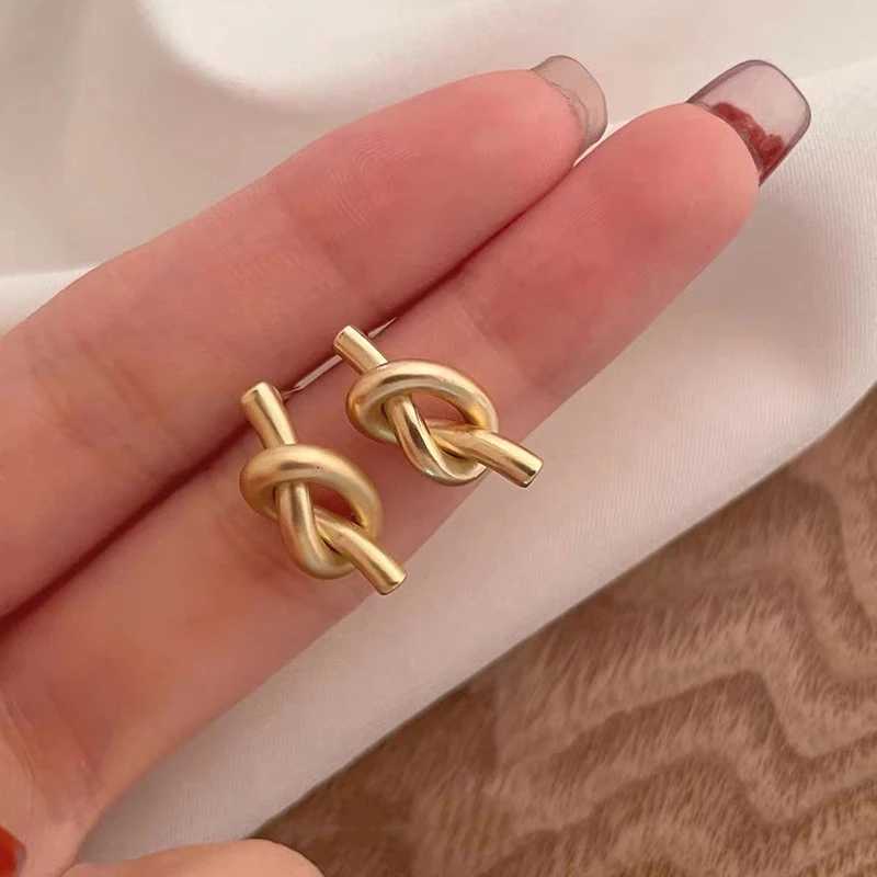 Luxury Creative Small Knotted Stud Earrings Temperament Twist Design Trendy Ear Accessories Women Statement JewelryW251029