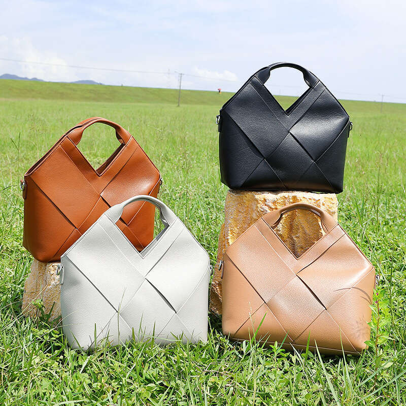 Top Layer Genuine Woven Inverted Triangle Design Fashion Soft Leather Handbag Crossbody Bag for Women