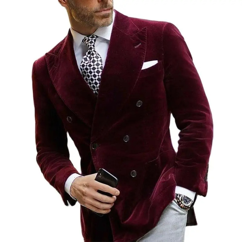 Burgundy Velvet Blazer for Men with Double Breasted Dinner Jacket Elegant Smoking Suit Coat 251028