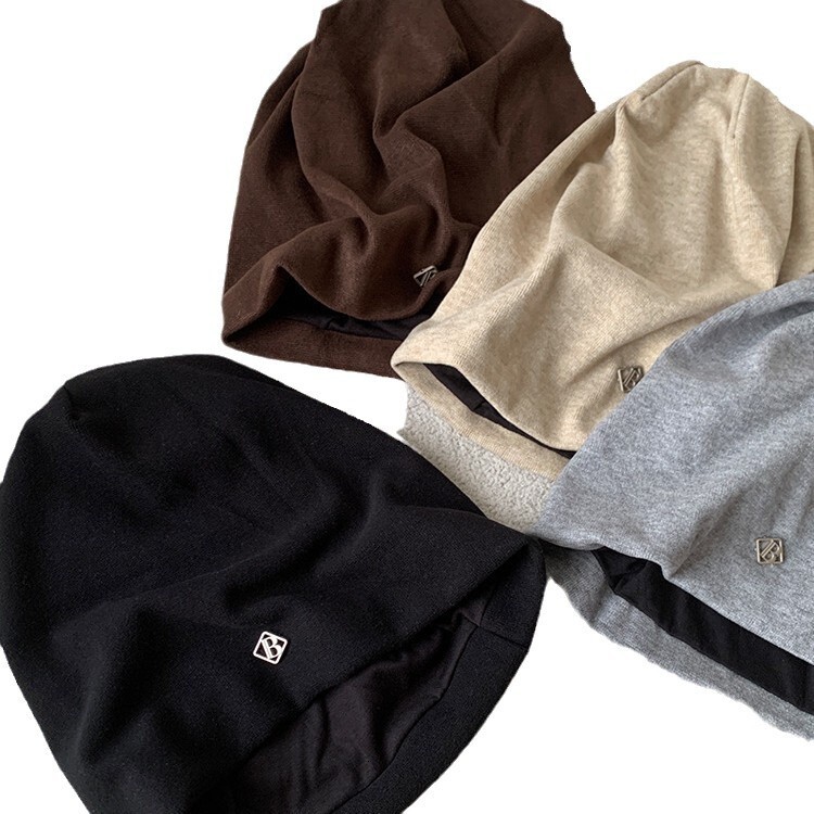 Metal Letter Small Label Black Slouchy Beanie for Women, Autumn and Winter Versatile Large Head Circumference Cold Hat, Face Slimming Pullover Cap