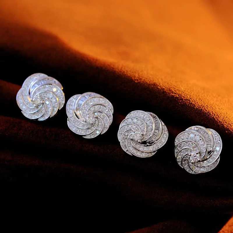 Huitan Circle Design Stud Earrings Full Paved Dazzling CZ Luxury Silver Color Women Earrings Wedding Fashion Versatile JewelryW251029