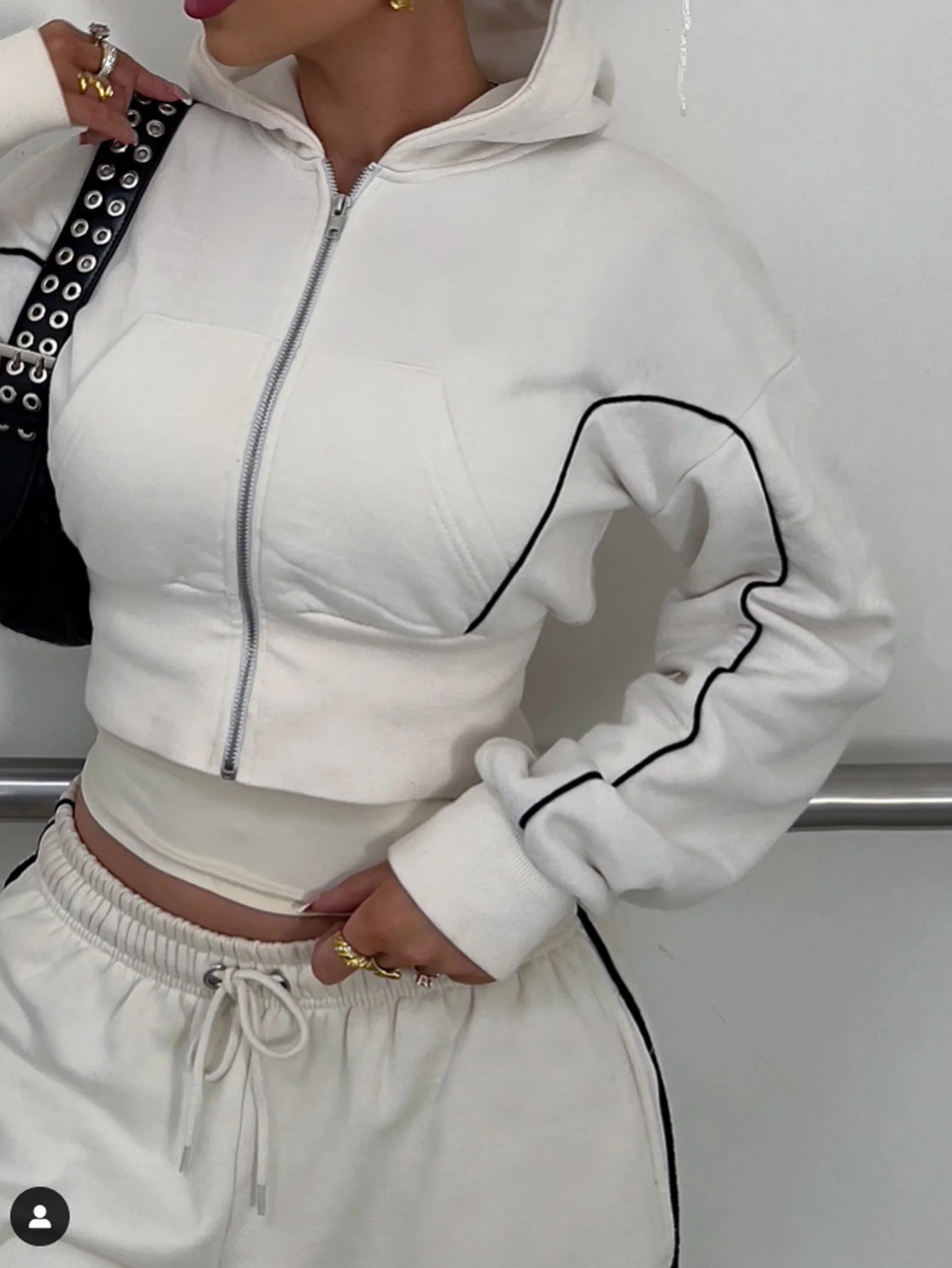 Womens longsleeved cropped sweatshirt womens hoodie and pants twopiece set suitable for autumn winter clothing 251028