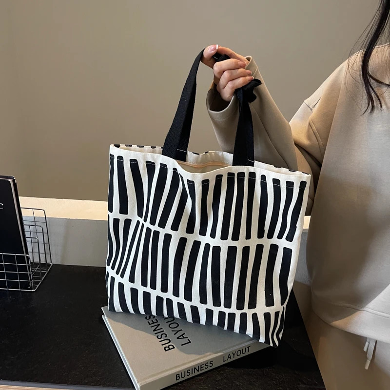 Canvas Bag with Niche Large Capacity Student School Handbag Commuting Tote Single Shoulder Canvas Bag 251029