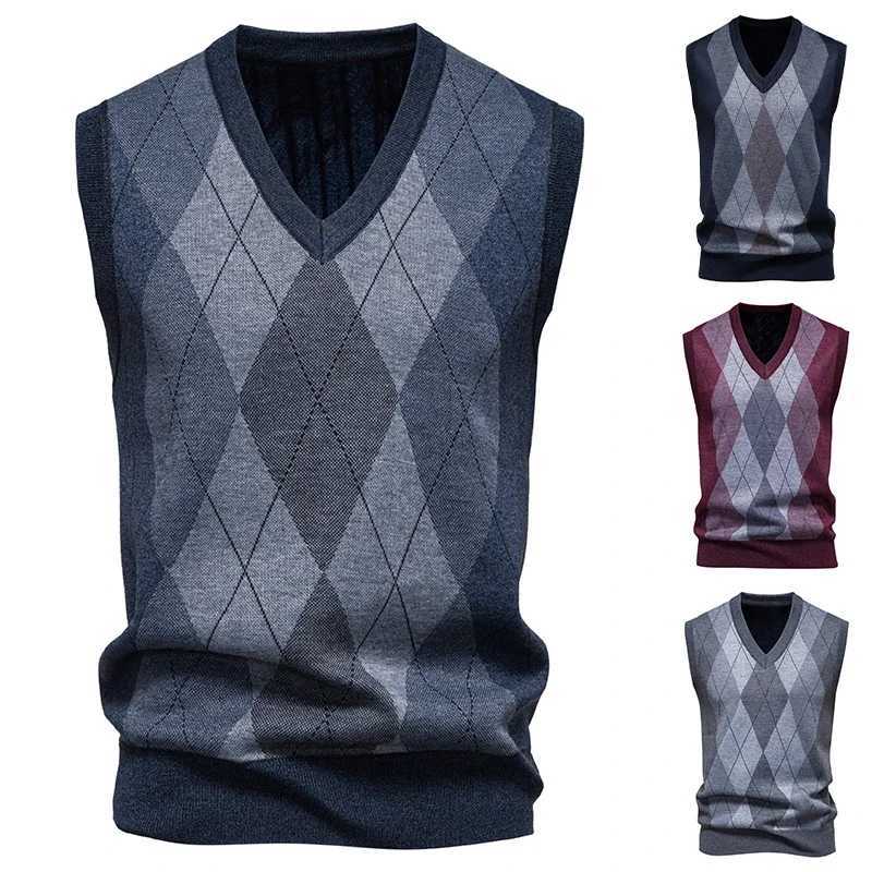 Mens Knitted Warm Sweater in Autumn and Winter Vneck Vest Grid Twisted Flower Casual Fashion Versatile Top W251029