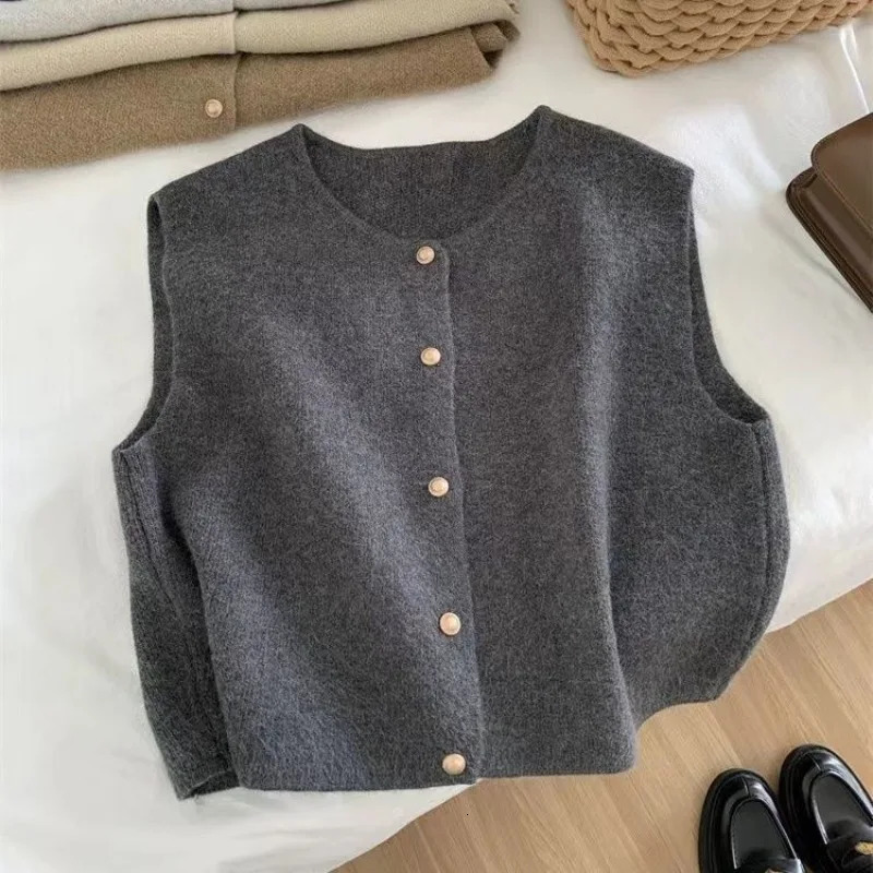 Crew Neck Womens Korean Solid Button Short Sleeve Cardigan Coats Sweater Knitted Sleeveless Ladies Elegant Tanks Bottoming 251029