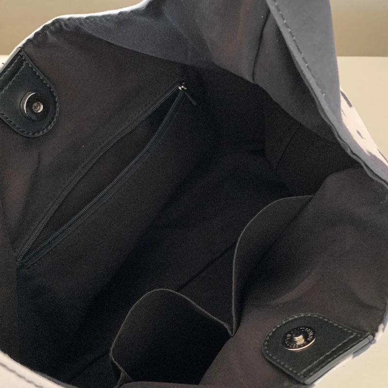 Fashion Cow Print Shoulder Bag Large Capacity High Quality Tote Bag Daily Commute Women Handbag Guangzhou High Quality Bag 251029