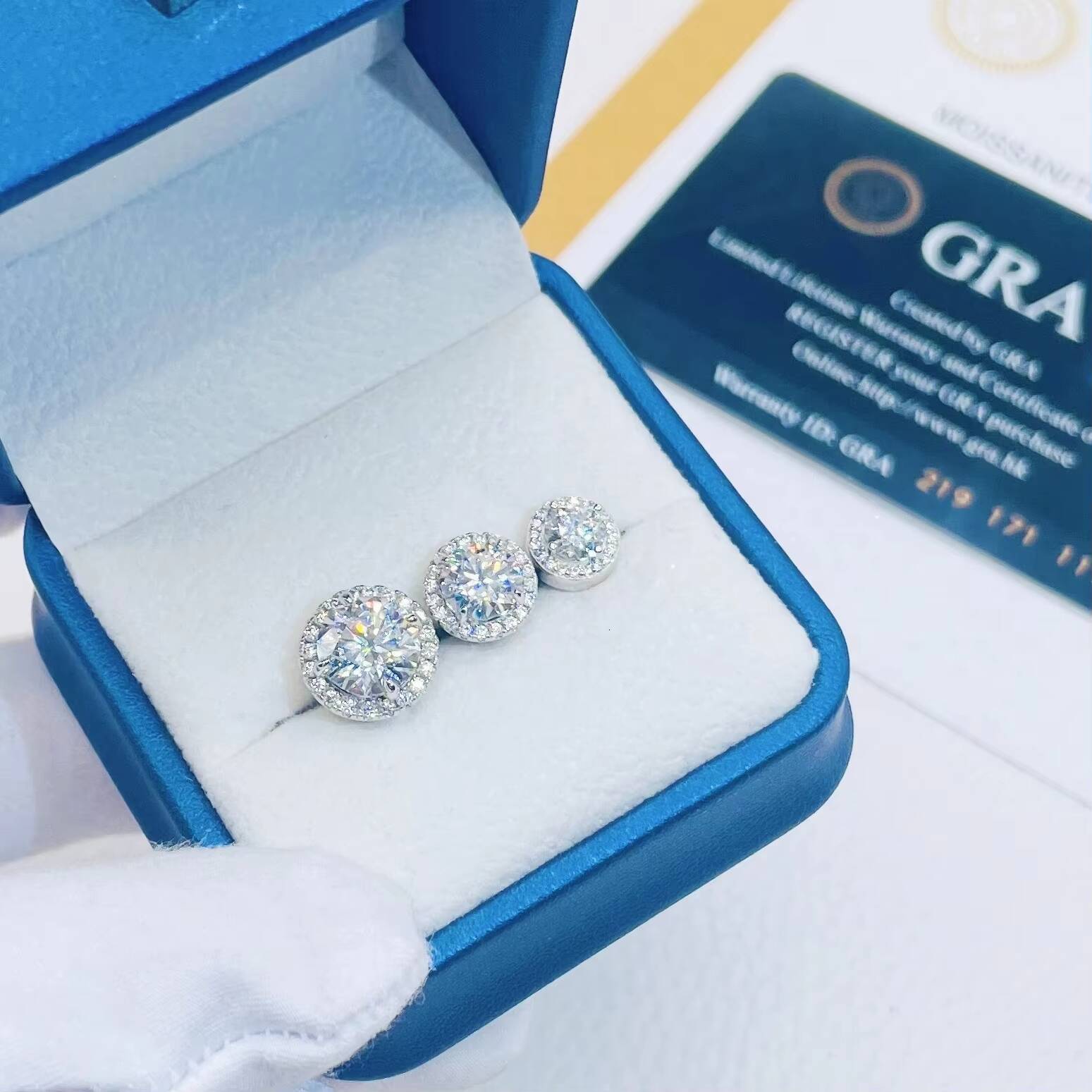 Luxury Moissanite Hip Hop Jewelry VVS Diamond Round Earrings 8mm 92mm 11mm Width Sterling Silver 925 Hip Hop Fashion Stud Earri