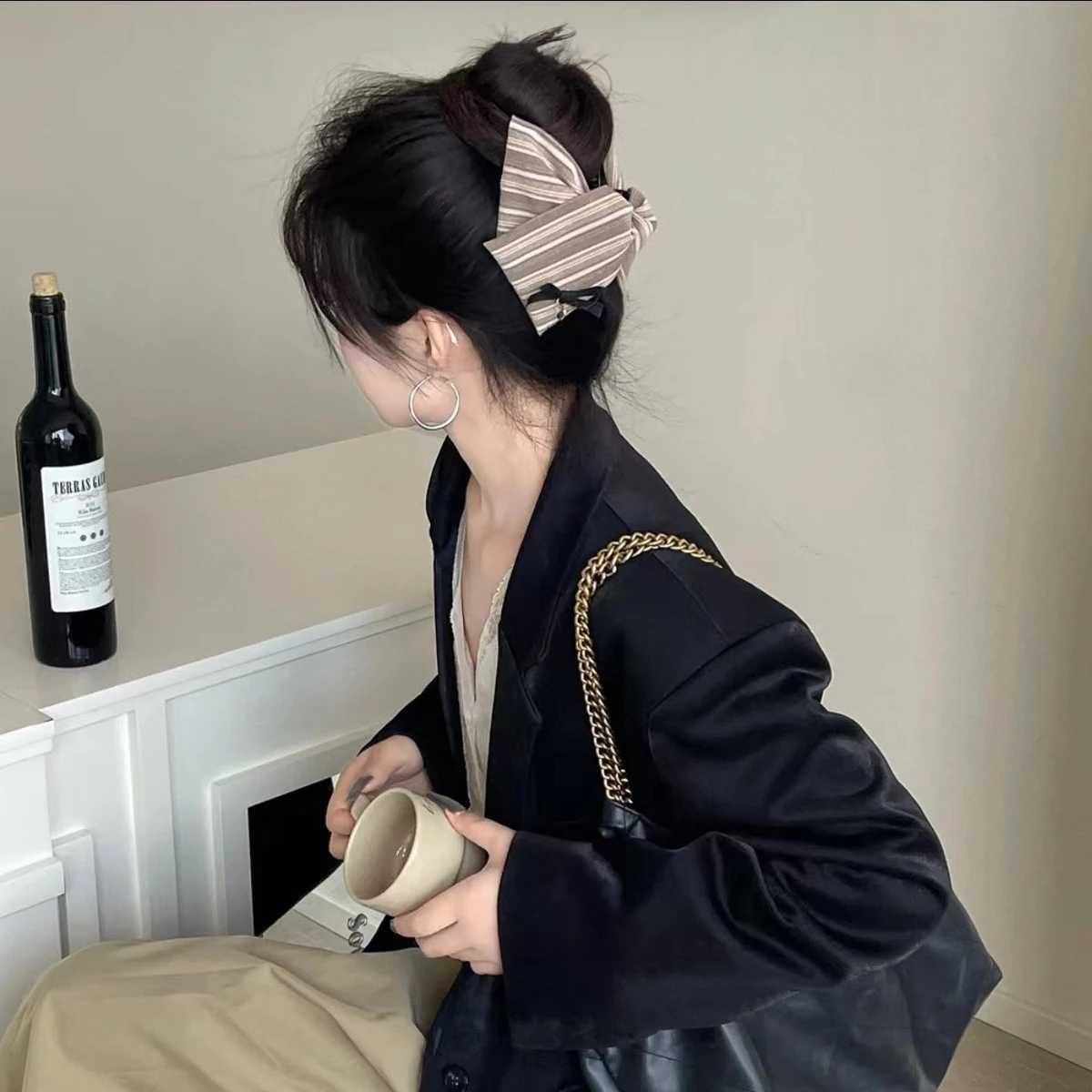 1pc Korean striped bow triangle grab clip womens large hair volume shark clip back of head updo hair accessory headdressW251028