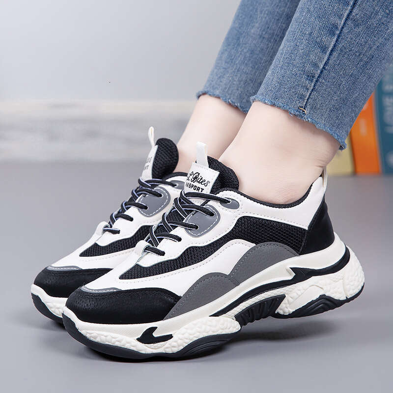 Women's 2025 Retro Designer Shoe Lightweight Thick Sole Breathable Height Increasing Student Fashionable Versatile Casual Sneakers