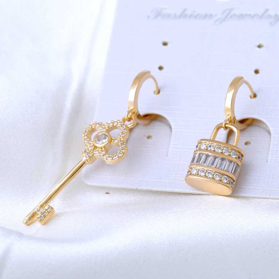 Korean Version Highend Lockable Earrings for Womens Exquisite Cubic Zirconia Key Earrings As a Valentines Day GiftW251029
