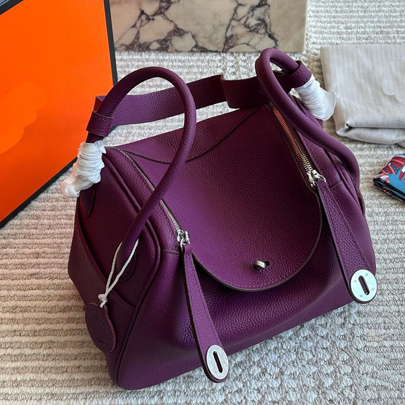 Luxury and fashionable designer bag with three shoulder straps. The widened shoulder strap design makes it more comfortable