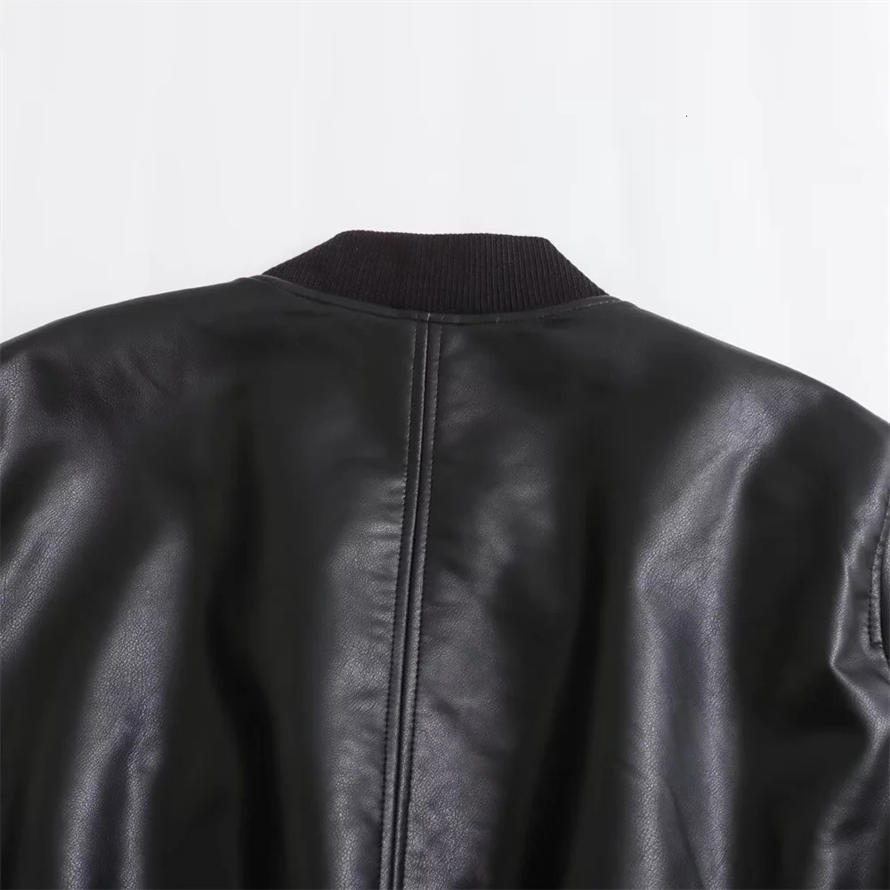 Autumn and Winter Womens Fashion Versatile Short Motorcycle Faux Leather Pilot Jacket Coat Leather Coat 251029