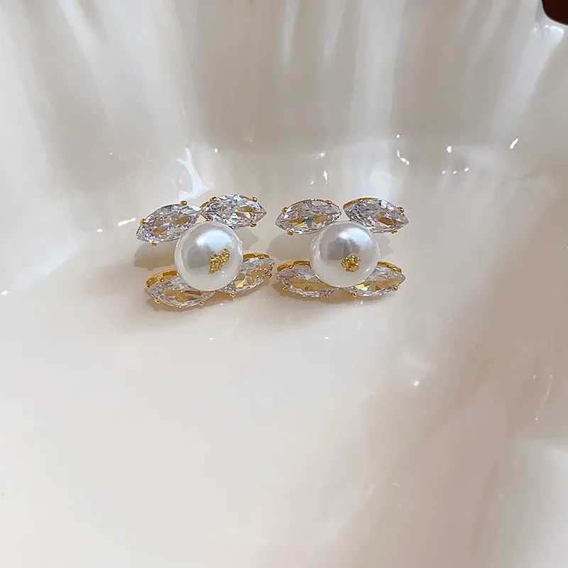 Luxury Micro Zircon Setting Crystal Imitation Pearls Stud Earrings For Women Golden Design Young Girls Party Jewelry GiftW251029