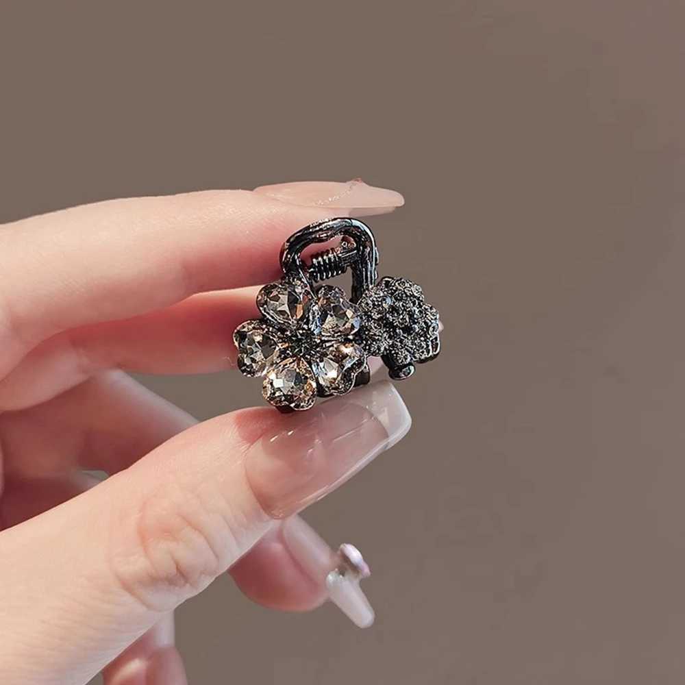 Shining Flowers Hair Claws Women Ladies New Fashion Rhinestone Elegant Ponytail Hairpins Hair AccessorieW251028