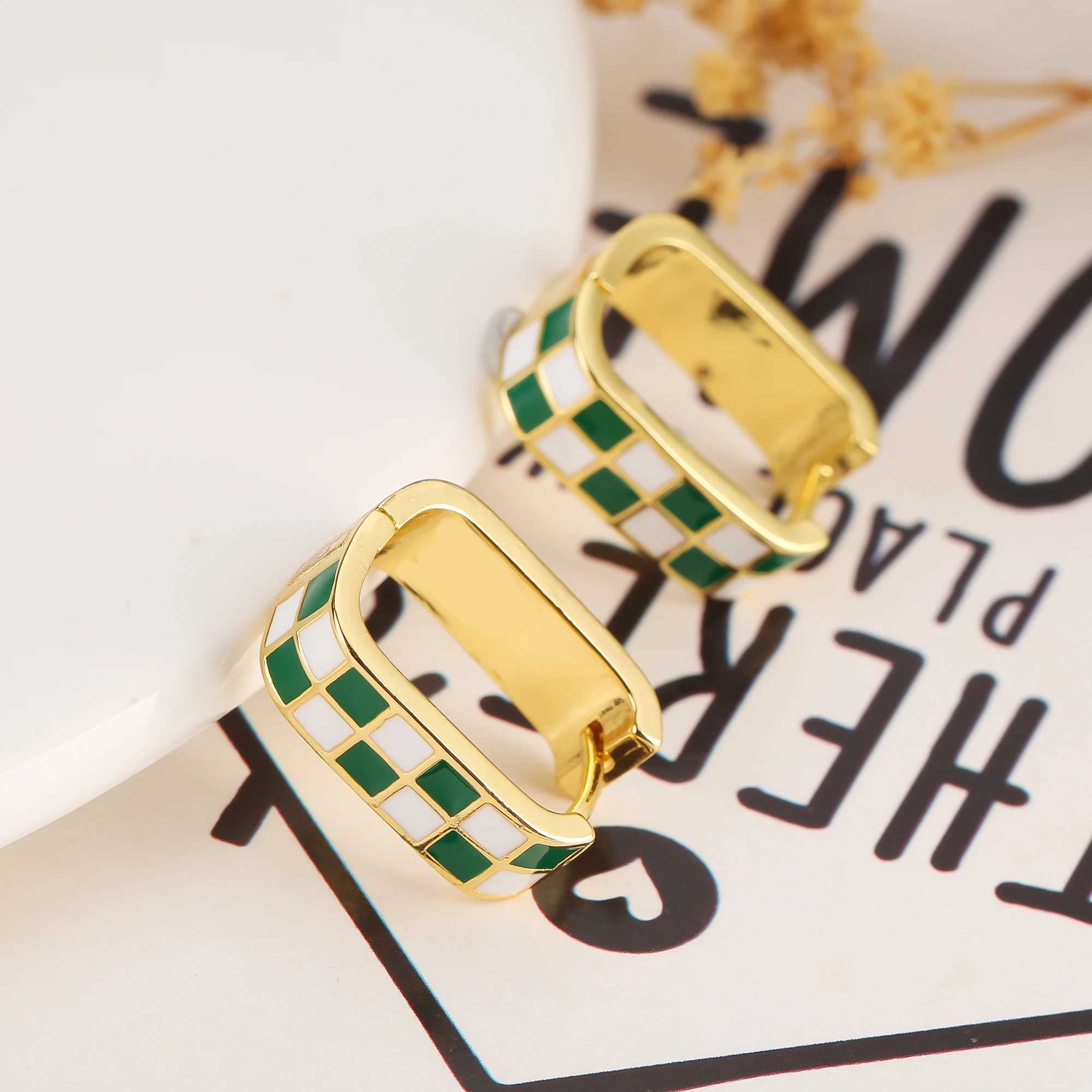 Temperament Square Drip Oil Ear Buckle Womens New Design High Quality Jewelry 18K Gold Plated Simple Accessories Party LuxuryW251029