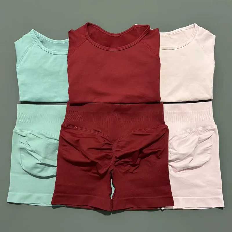 2 Piece Women Yoga Suit High Elastic Seamless Sportswear Slim ShortSleeved Top High Waist Leggings Running Workout Sports SetXJ251029