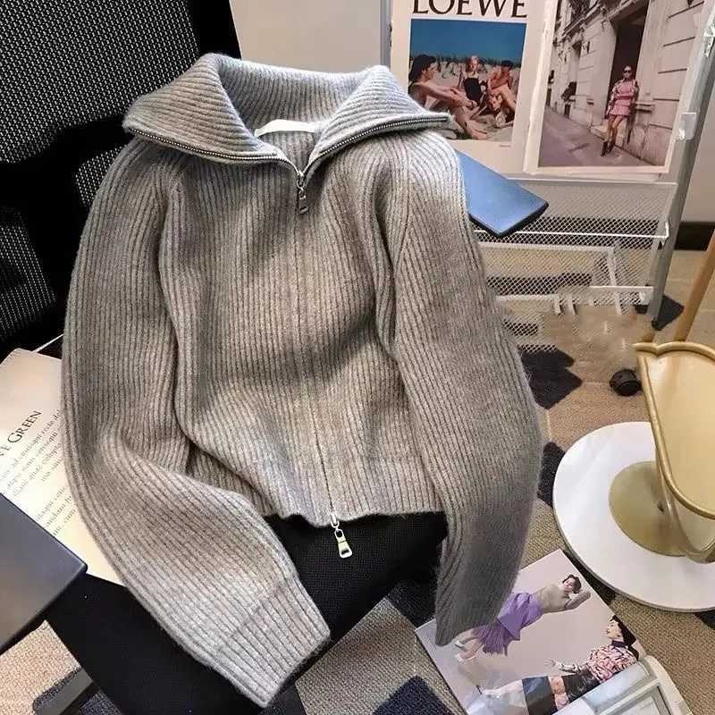 2025 Autumn Winter New knitted Cardigan Sweater Women Fashion LongSleeved Short Casual Zipper Loose Sweater Ladies TopsT251028