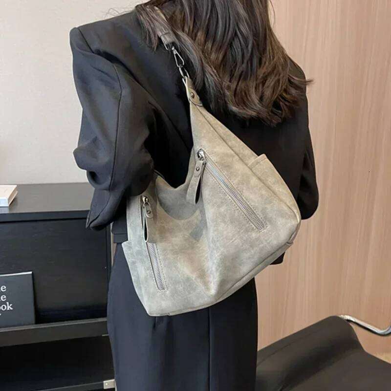 Designer Bags Women Crossbody Oblique Cross Single Shoulder Bag Large Capacity Handbags Retro Matte Leather Free Labubu Pendant As A Gift