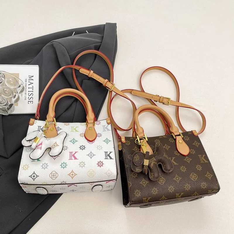 Luxury Brand Womens Handbag Genuine Leather Messenger Bag By Famous Designer Elegant Classic Shoulder Style W251029