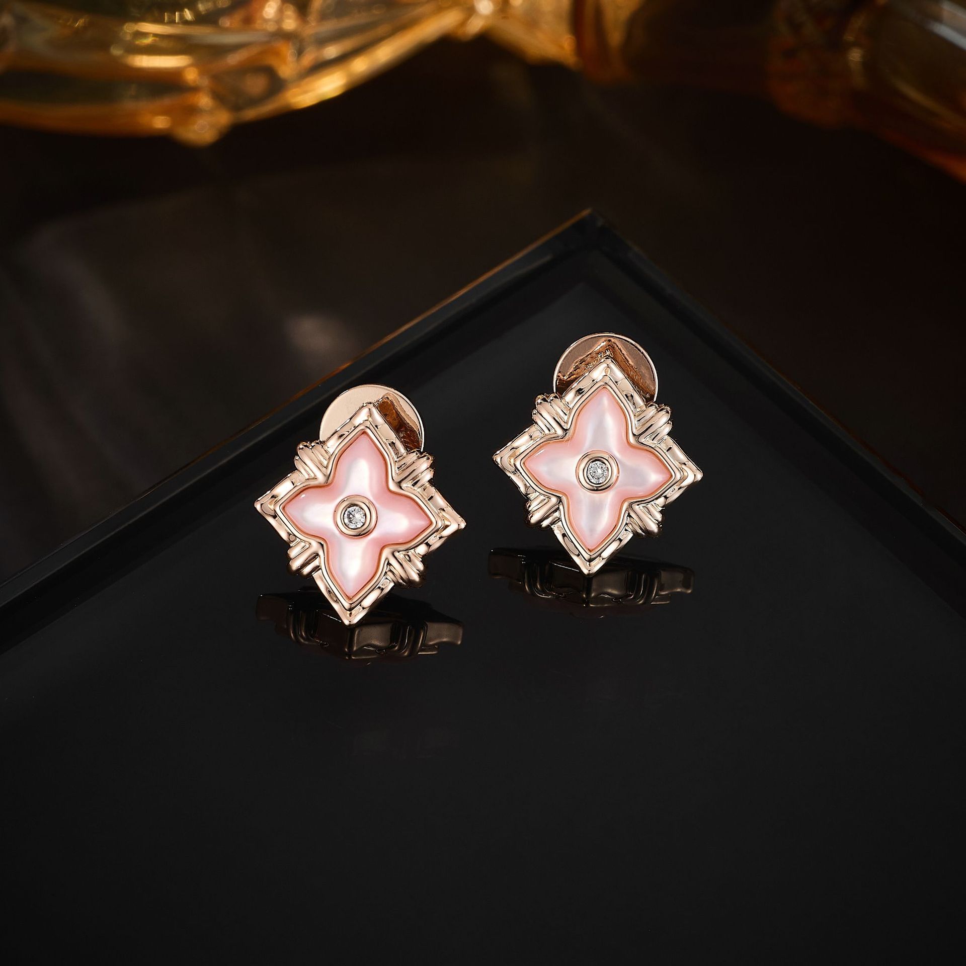 Earrings for women S925 Silver Needle Unique Light Luxury Advanced Geometric Shell Earrings free shipping birthday gift Luxury earrings diamond earrin