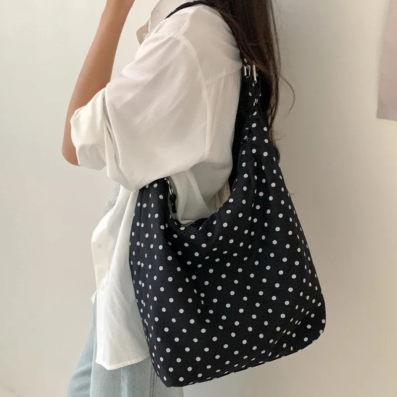 Fashion Polka Dot Tote Bag Casual Commuting Cotton Fabric Women Shoulder Bag Versatile Large Capacity Dot Bucket Bag 251029